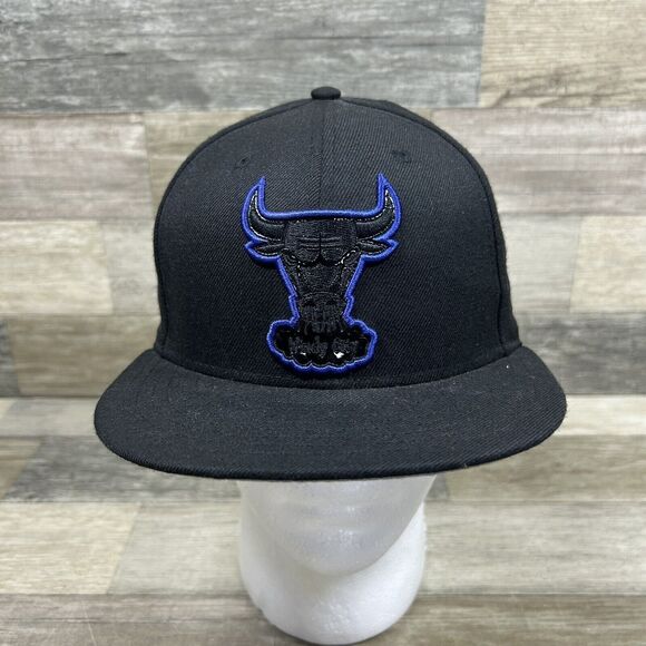 New Era Chicago Bulls SnapBack Hat Black Purple Hardwood Classics NBA - Picture 2 of 8